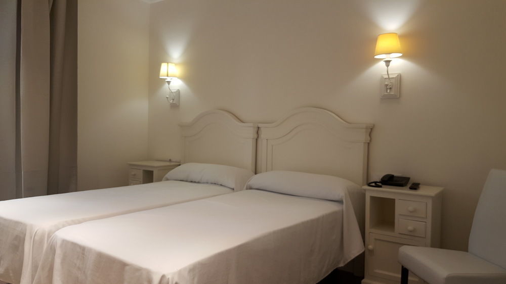 Apartamentos Mr La Racona Santa Llucia ภายนอก รูปภาพ