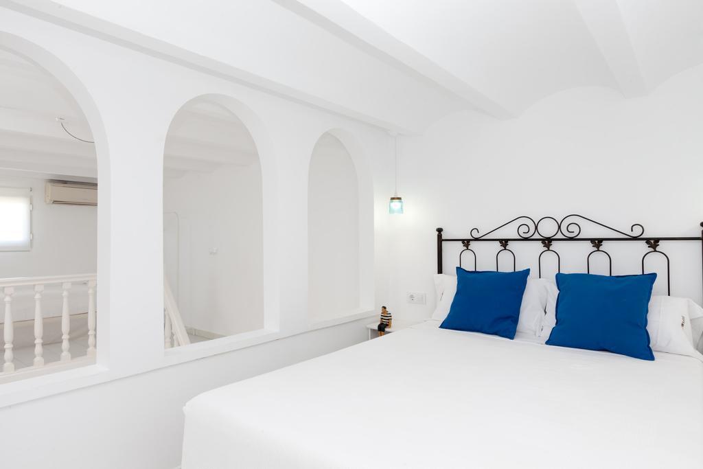 Apartamentos Mr La Racona Santa Llucia ภายนอก รูปภาพ