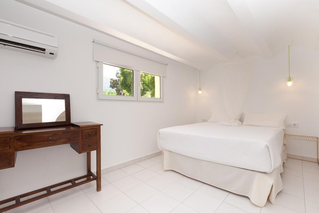 Apartamentos Mr La Racona Santa Llucia ภายนอก รูปภาพ